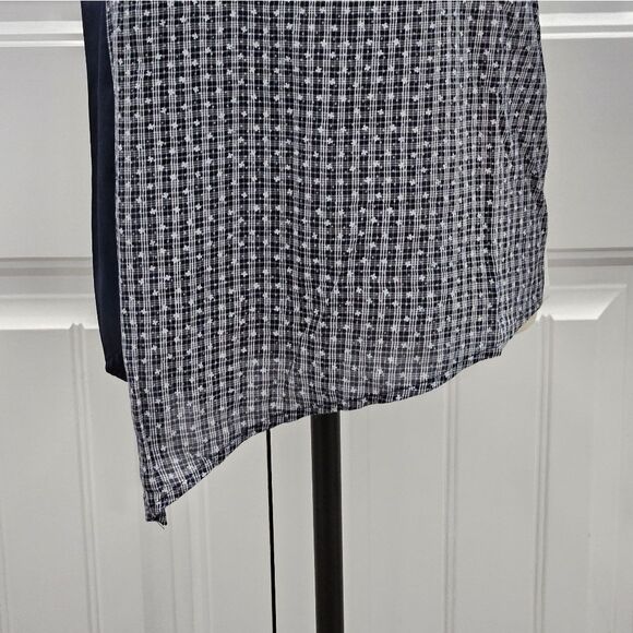 🌸Hayden Los Angeles, asymmetrical Navy and White Top. NWT-SIZE Medium - Picture 3 of 7